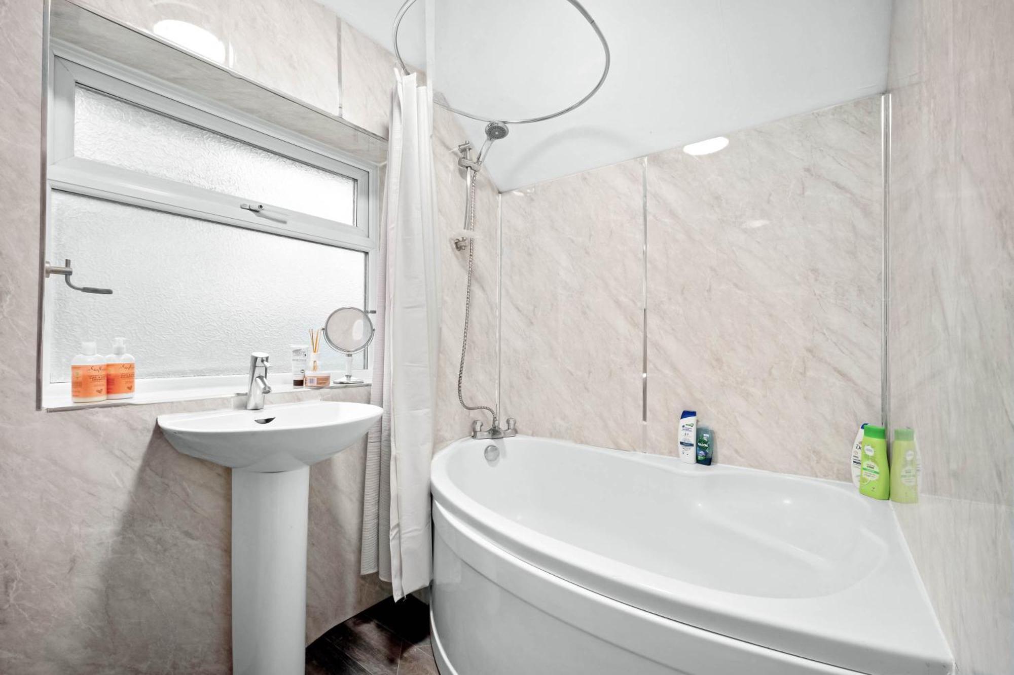 Modern 18 Guest Large Home In Solihull - Near Nec, Jlr, Hs2 And Bhx Birmingham Buitenkant foto